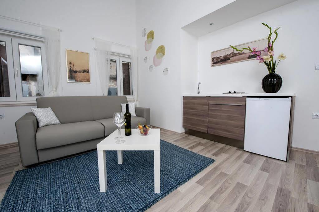 Rooms & Apartments La Casa Di Loreto روفينج المظهر الخارجي الصورة